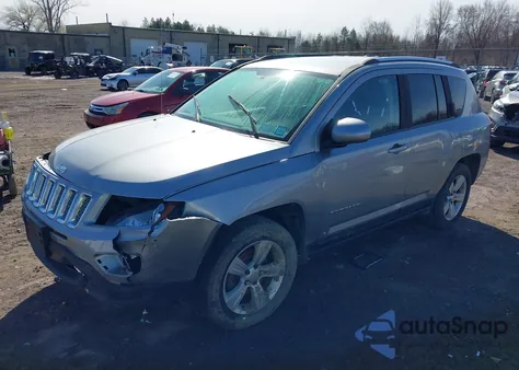 2014 Jeep Compass Latitude z USA, uszkodzony, nr VIN 1C4NJDEB3ED858857